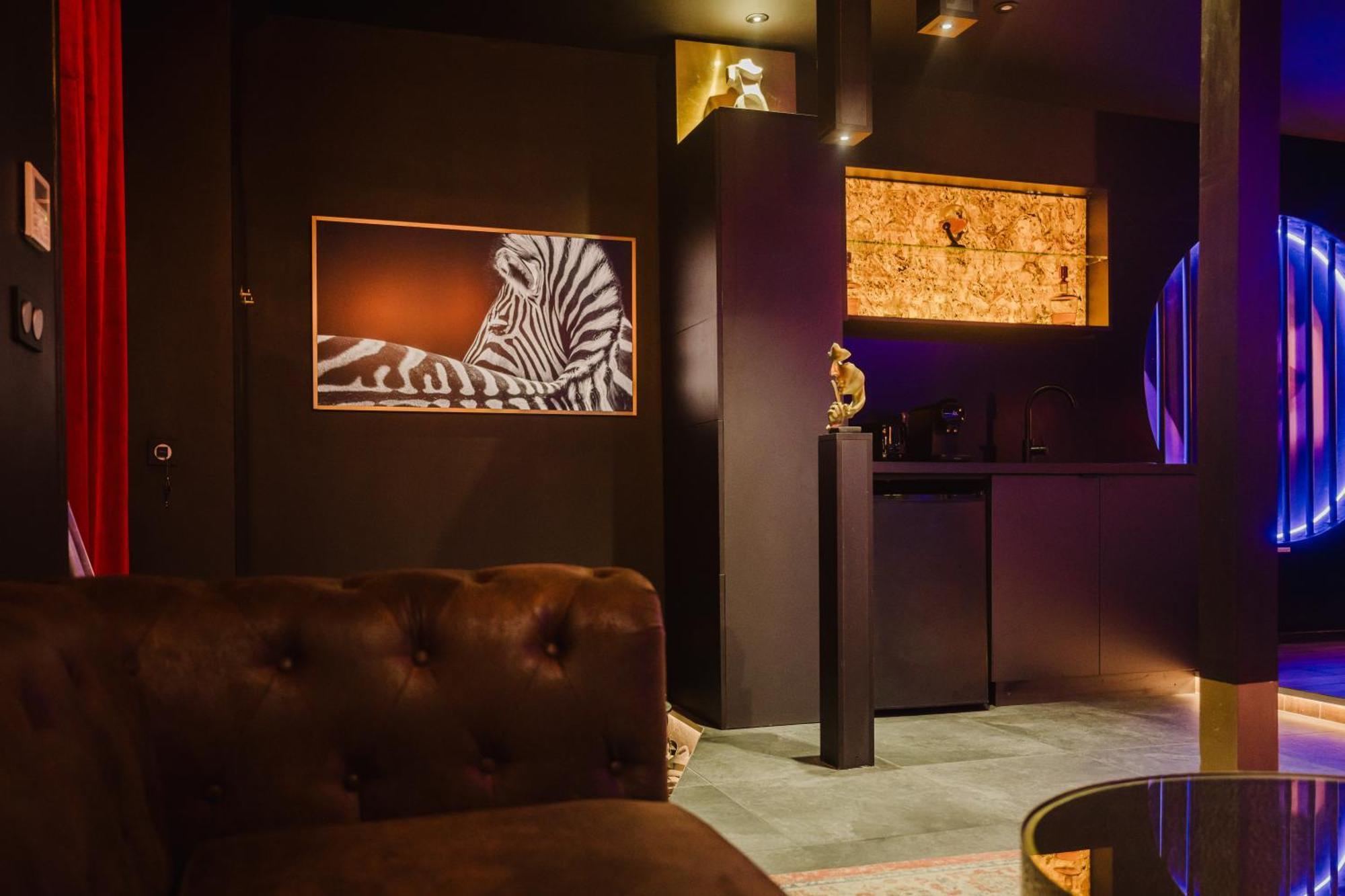Les Private Places - Lit King Size Et Jacuzzi Prive Apartment *