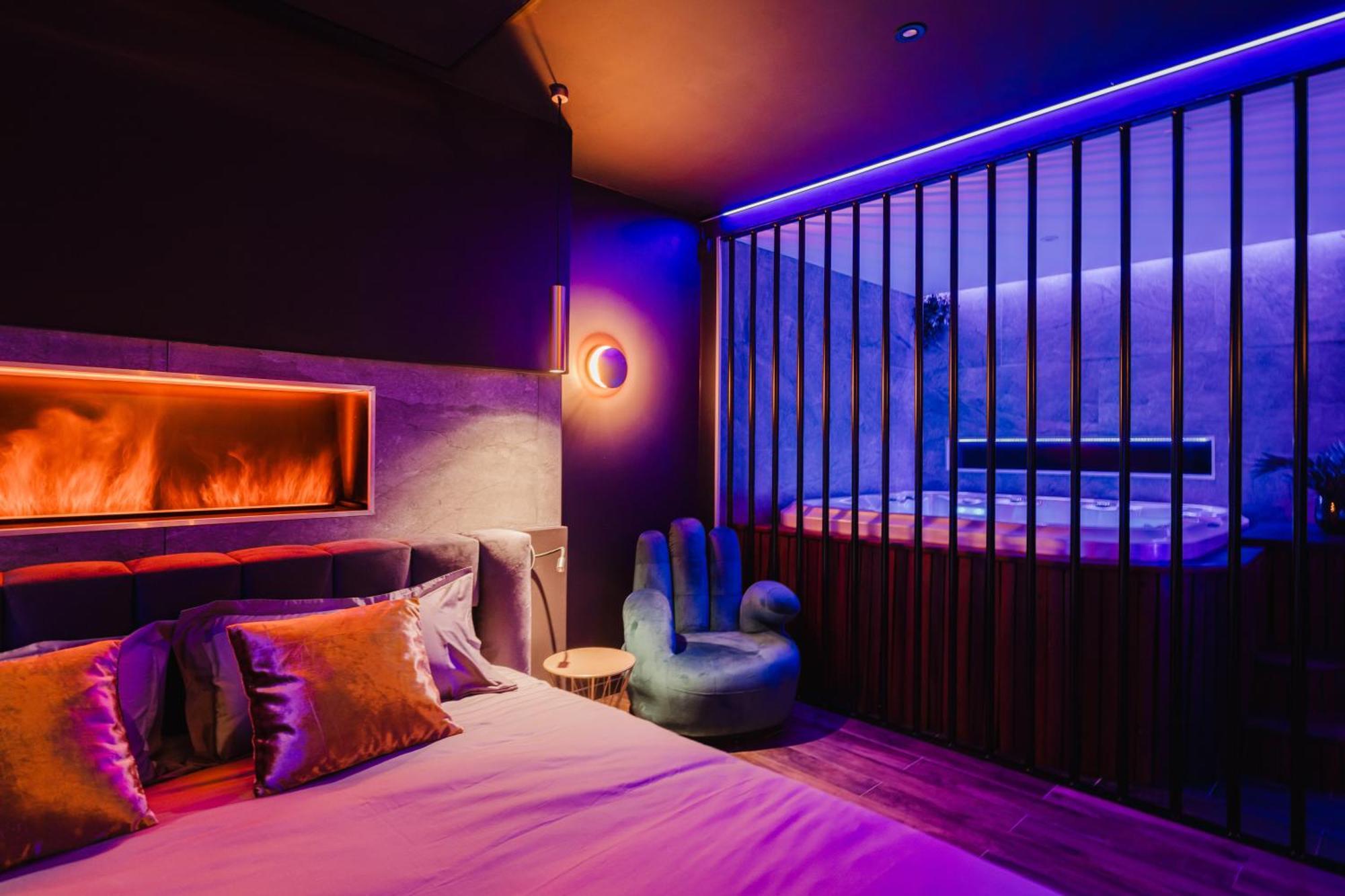 Les Private Places - Lit King Size Et Jacuzzi Prive Apartment Orléans